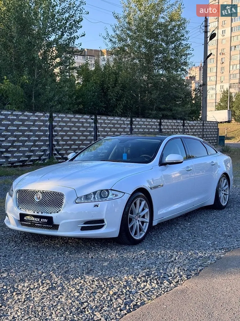 Jaguar XJ, 2015