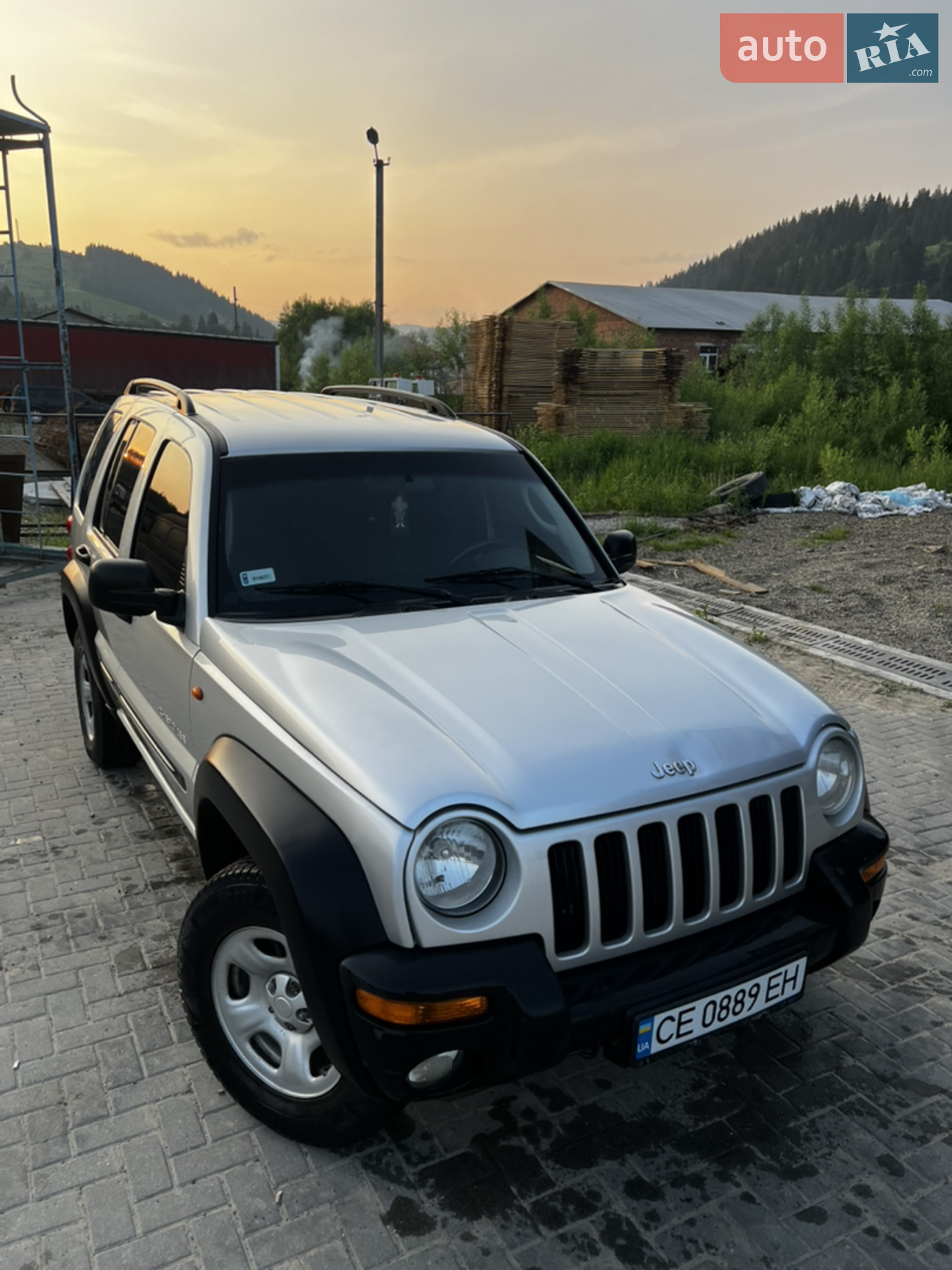 Jeep Cherokee, 2004