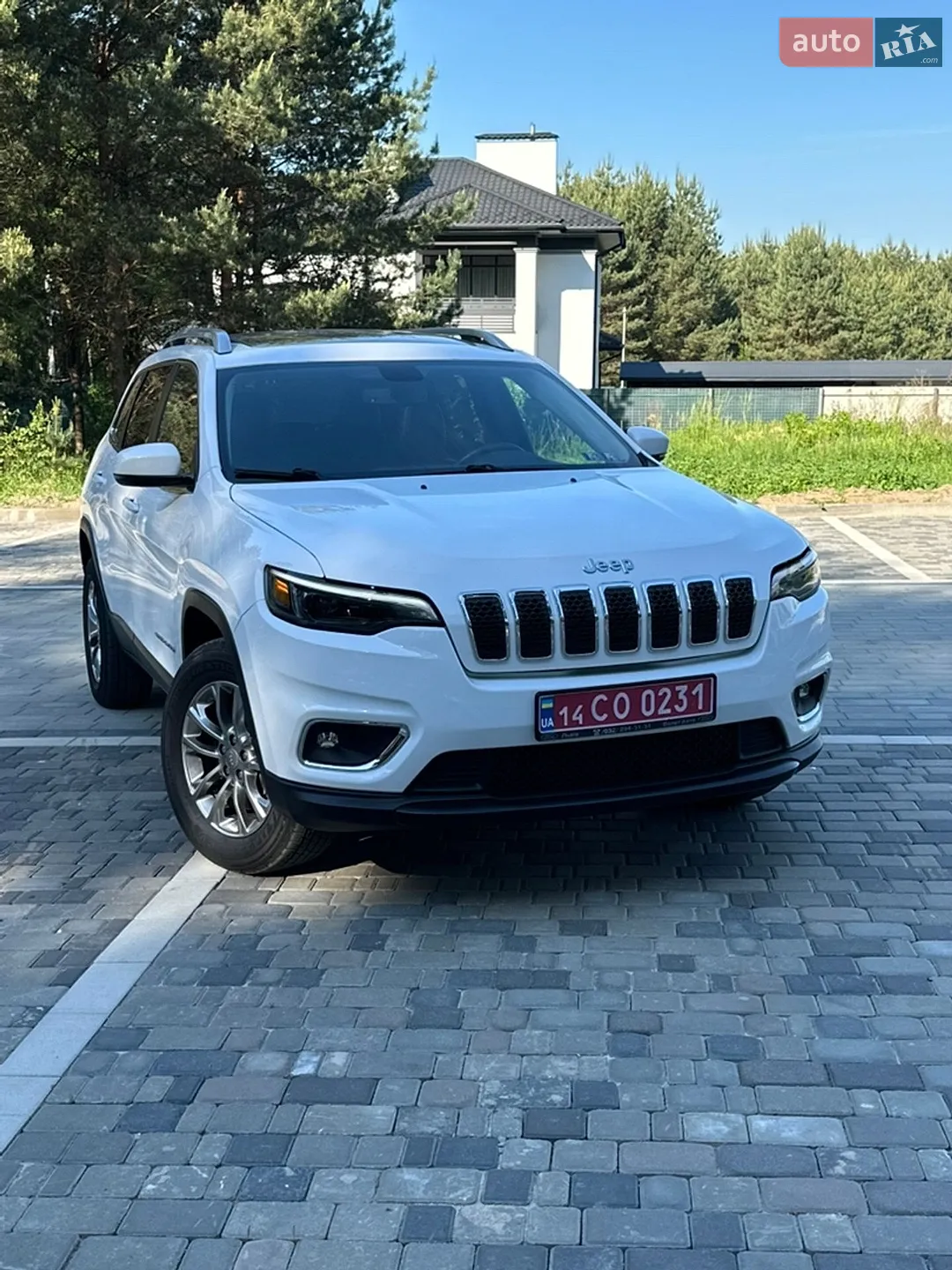 Jeep Cherokee 2019 — 1