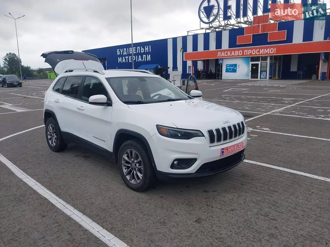 Jeep Cherokee 2019 — 1