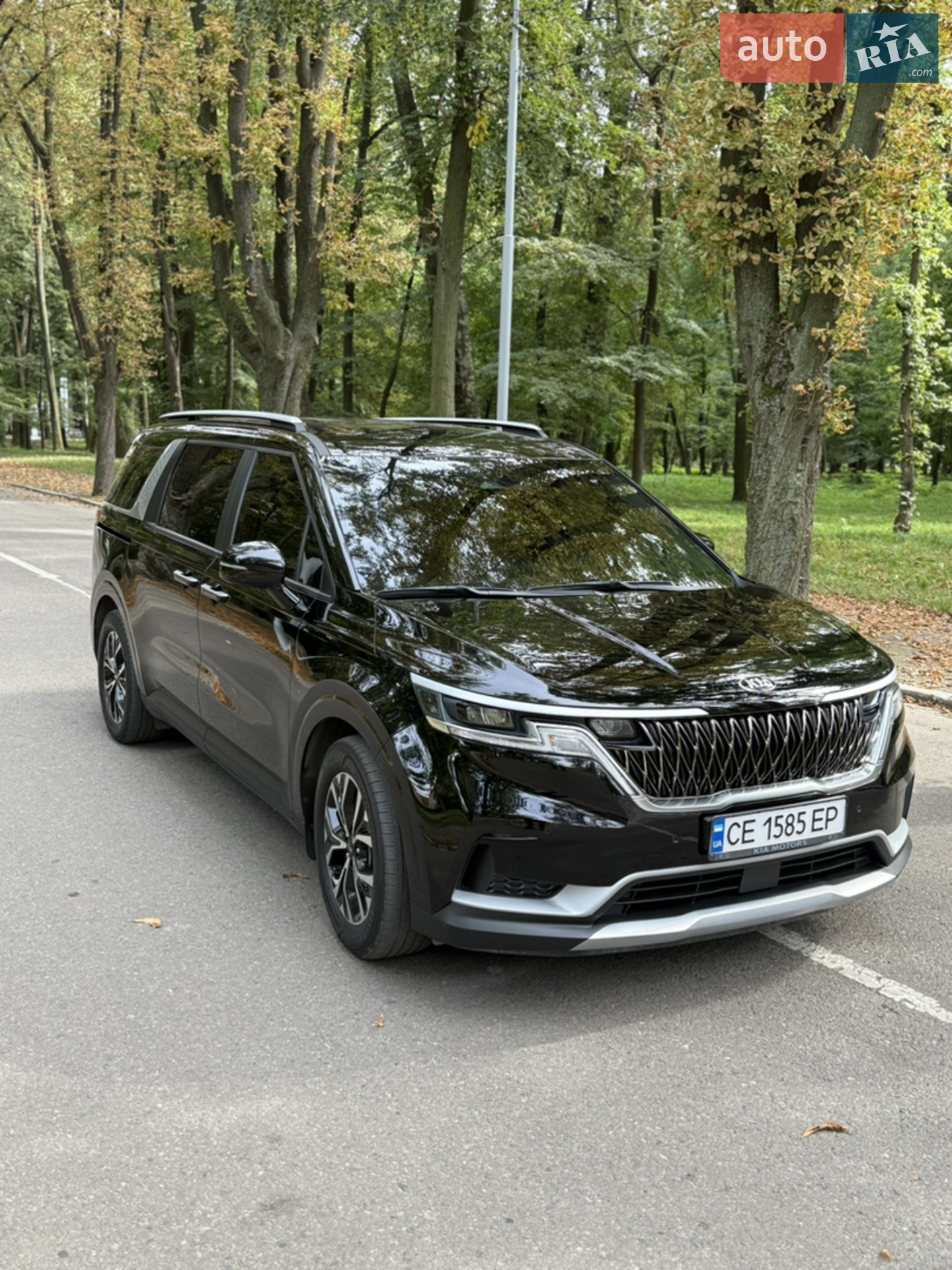 Kia Carnival 2021 — 1