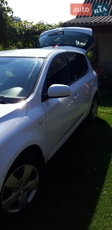 Kia Ceed, 2011