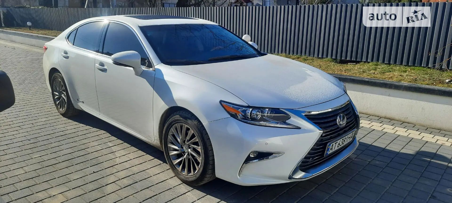 Lexus ES, 2013