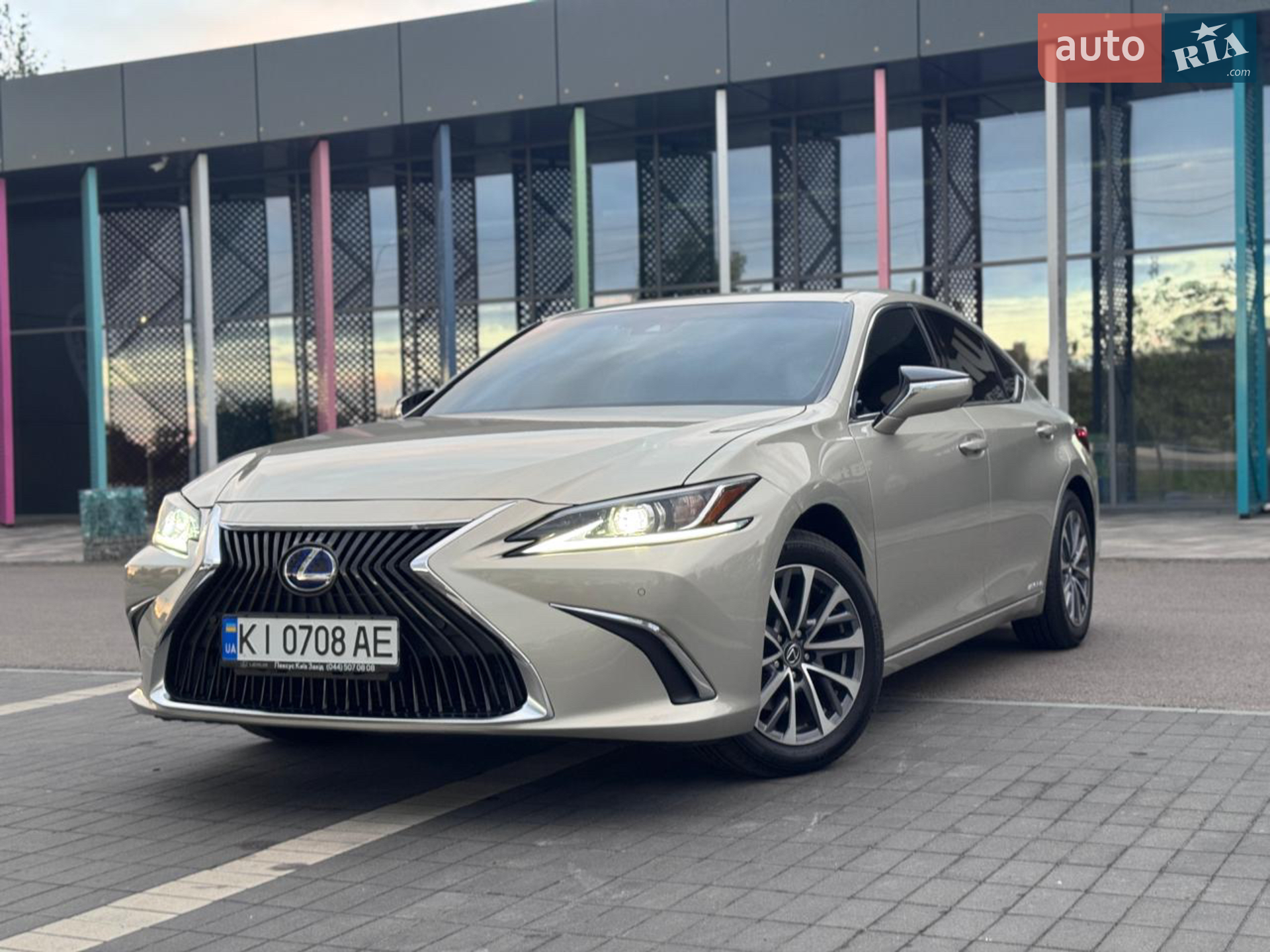Lexus ES, 2021