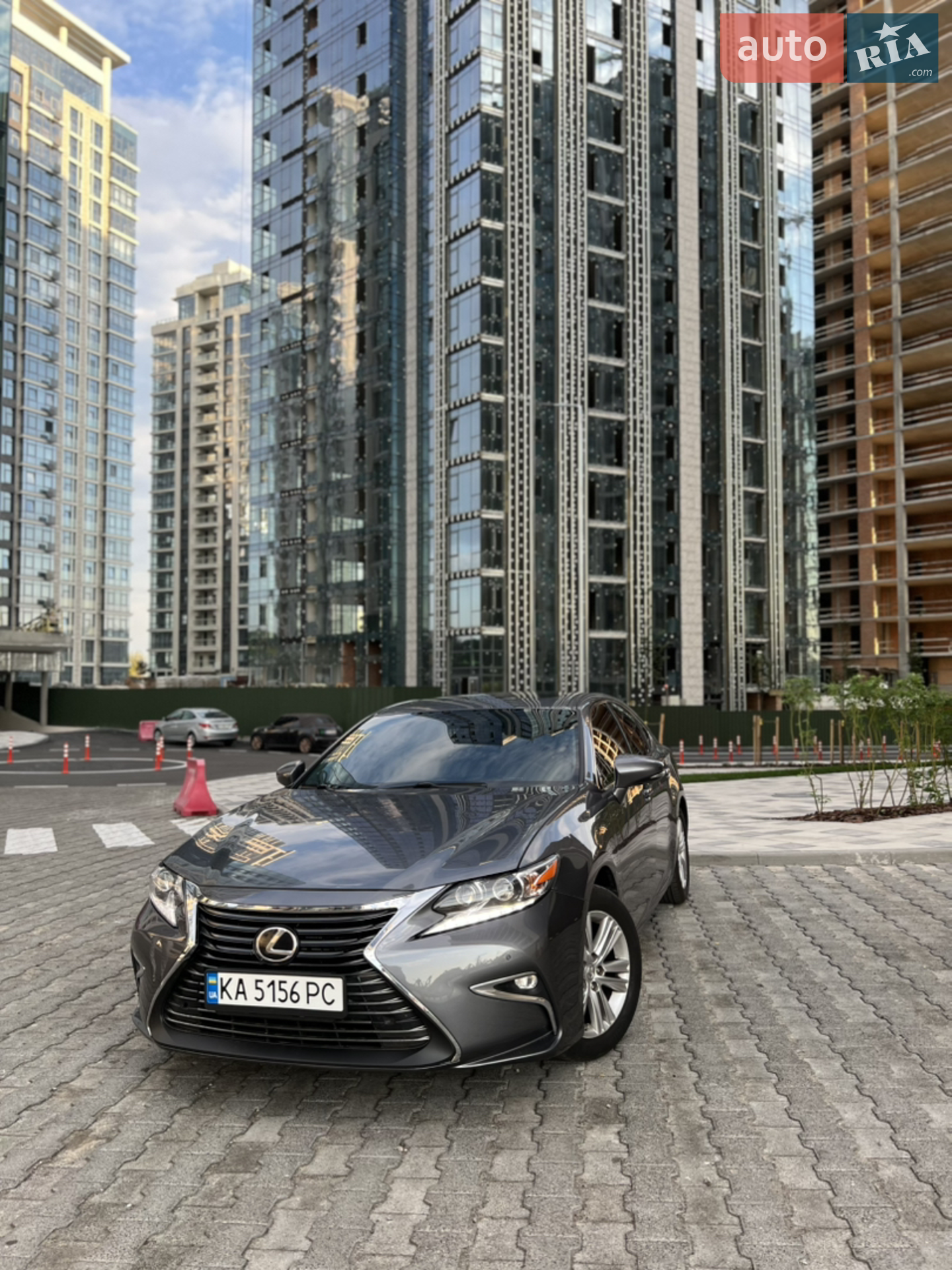 Lexus ES, 2013