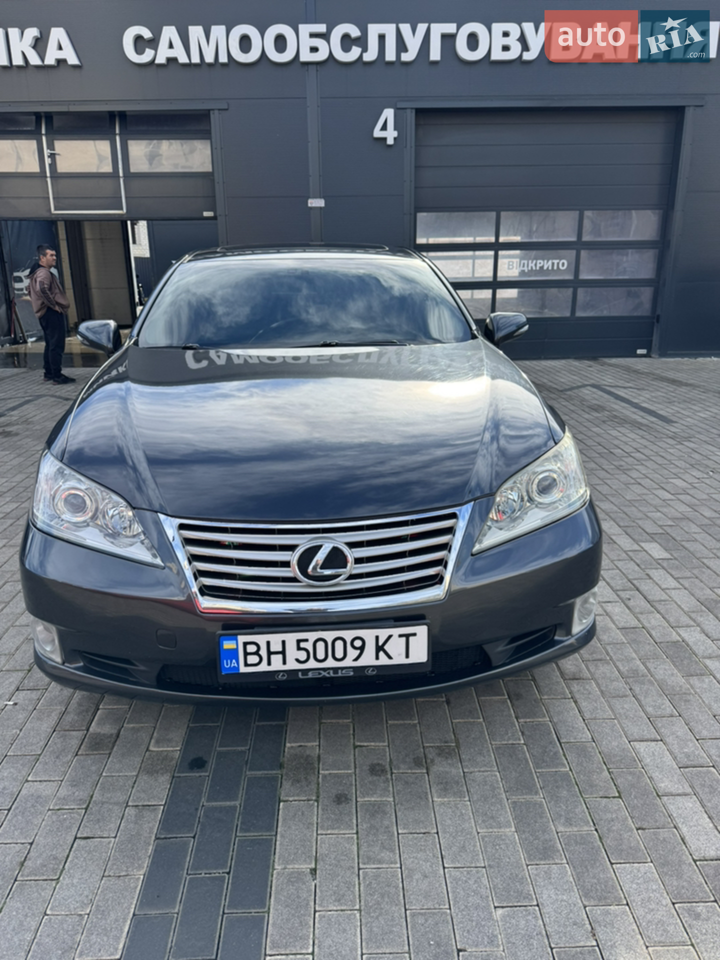 Lexus ES, 2011