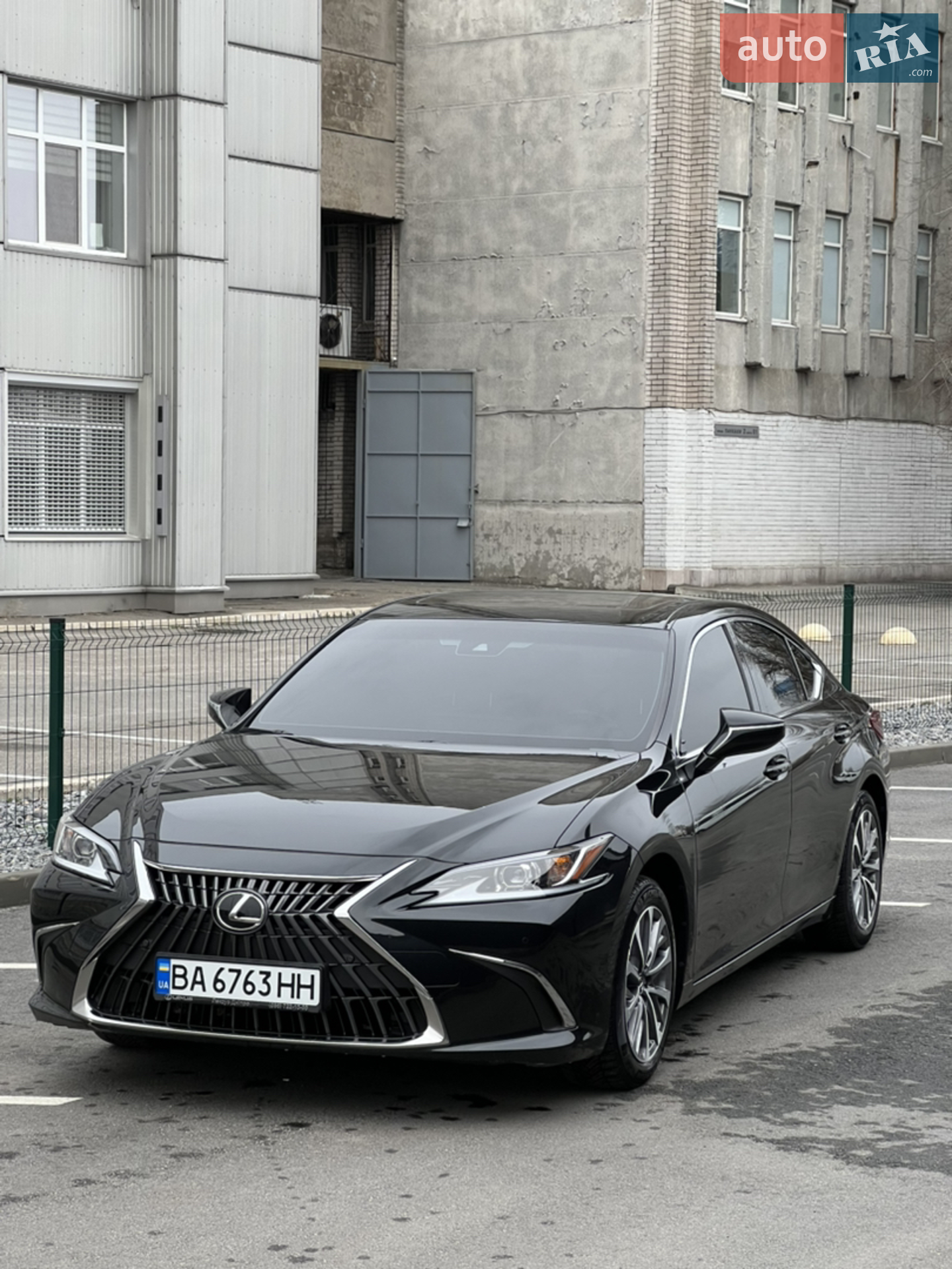 Lexus ES, 2022
