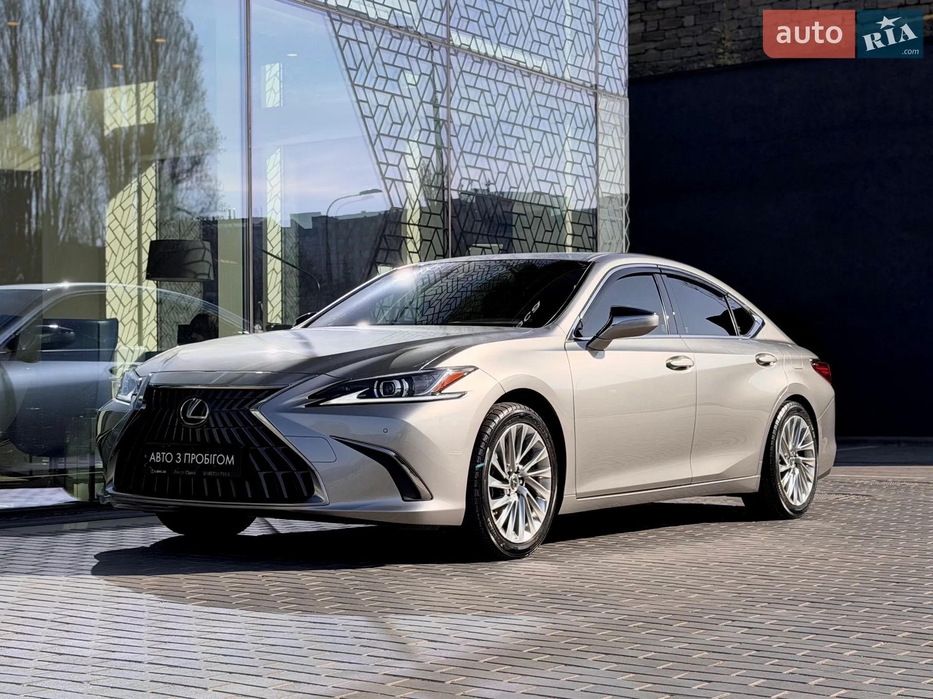 Lexus ES, 2021