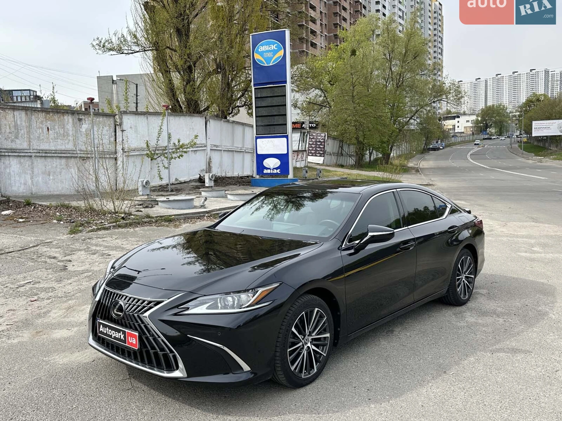 Lexus ES, 2023