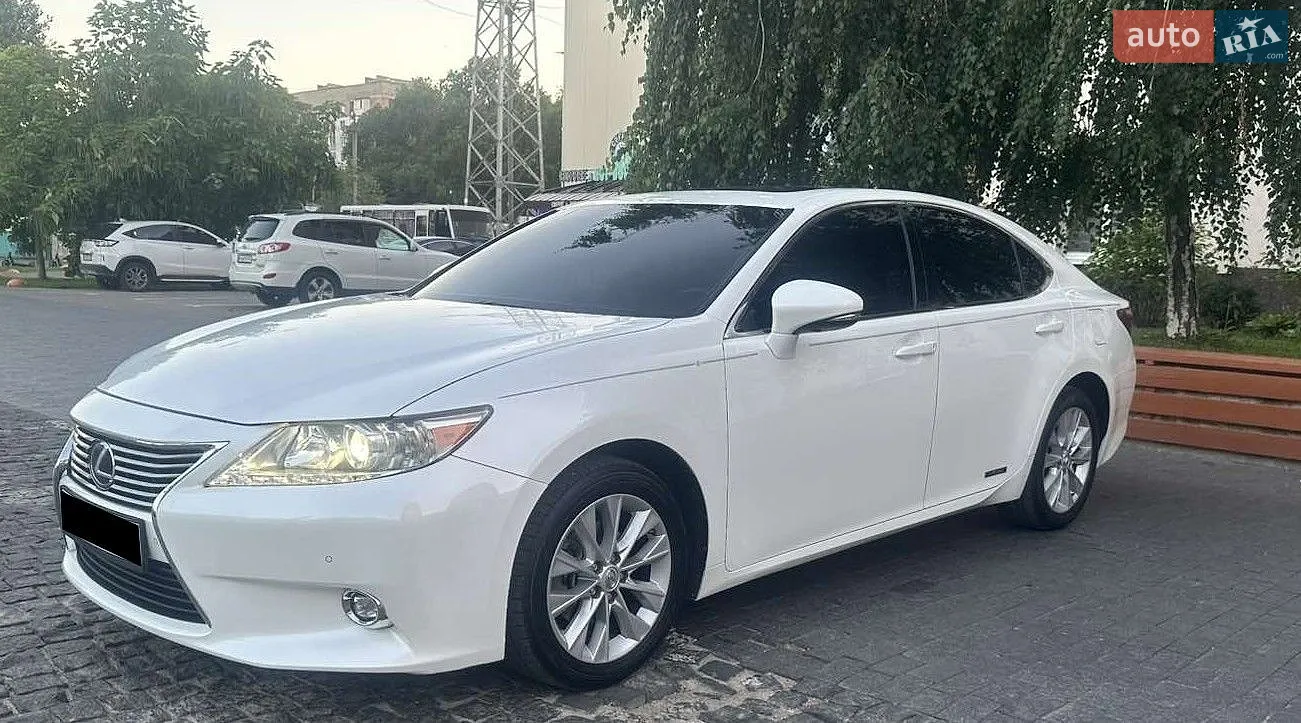 Lexus ES, 2014
