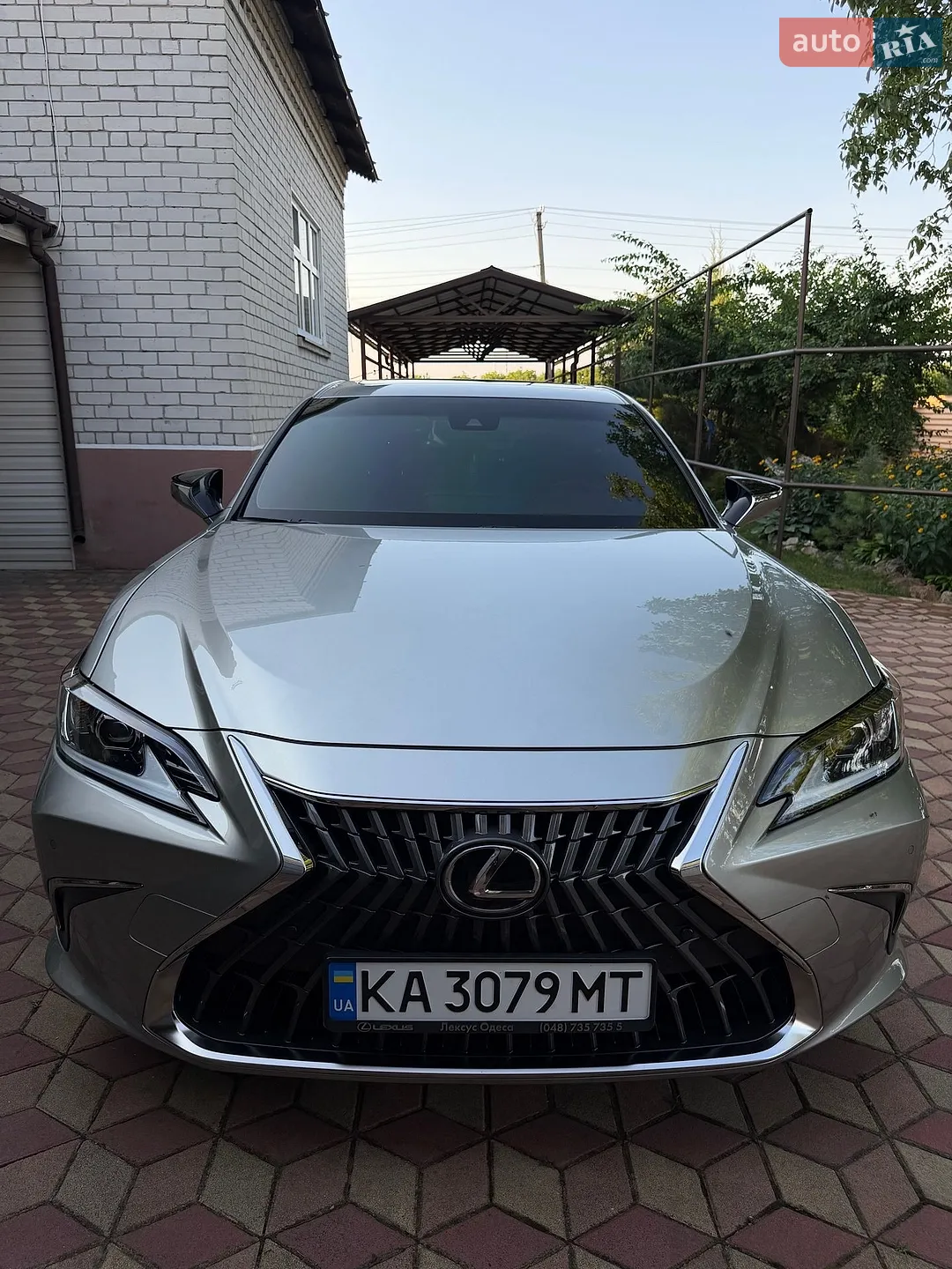 Lexus ES, 2022