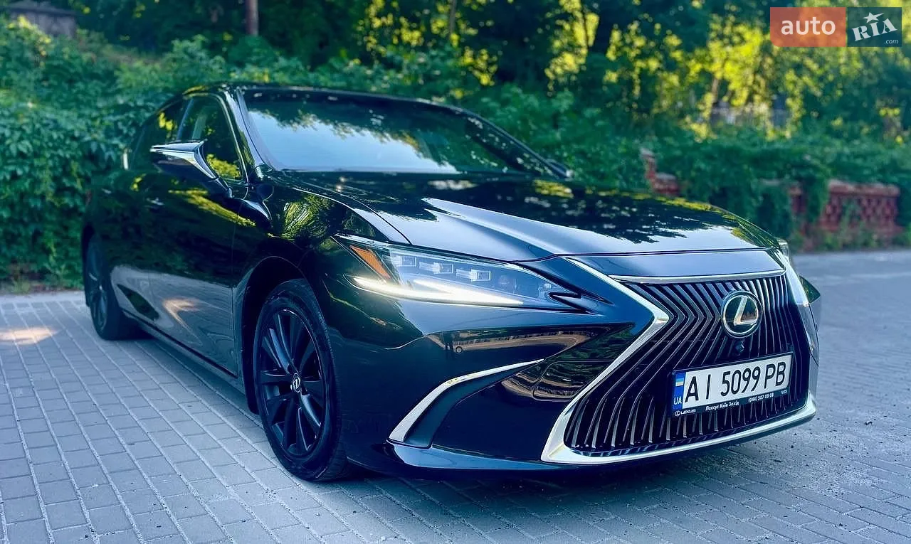 Lexus ES, 2019