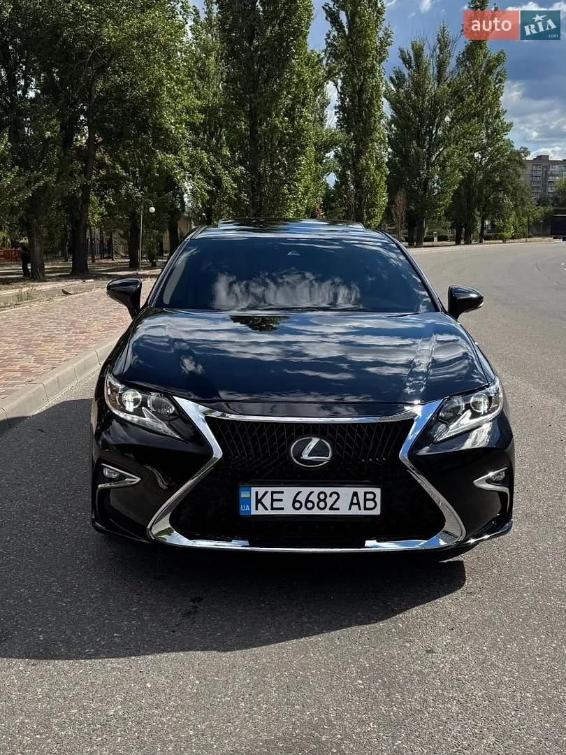 Lexus ES, 2016