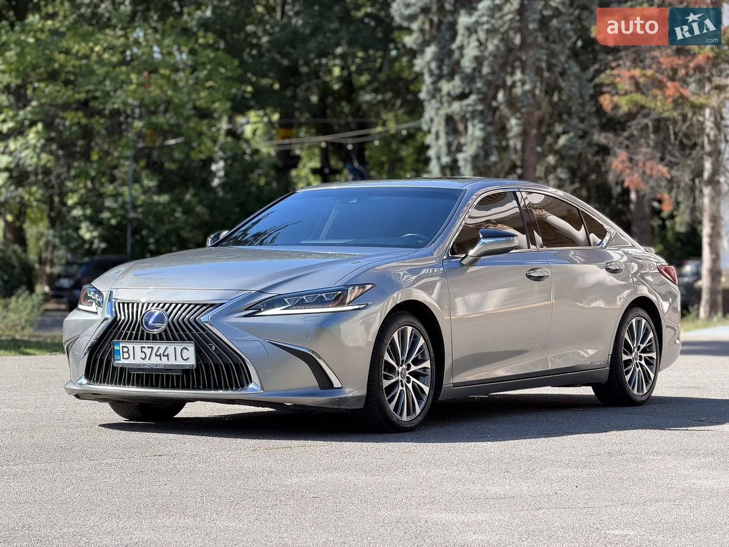 Lexus ES, 2019