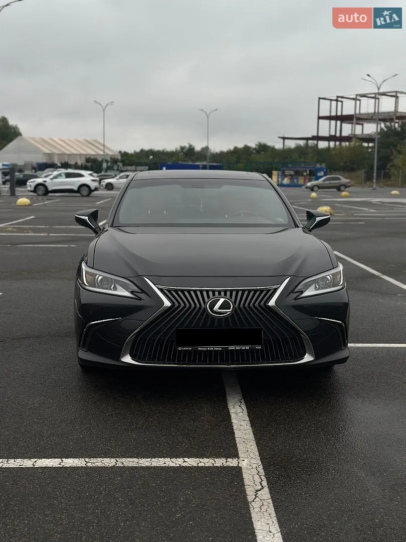 Lexus ES, 2019