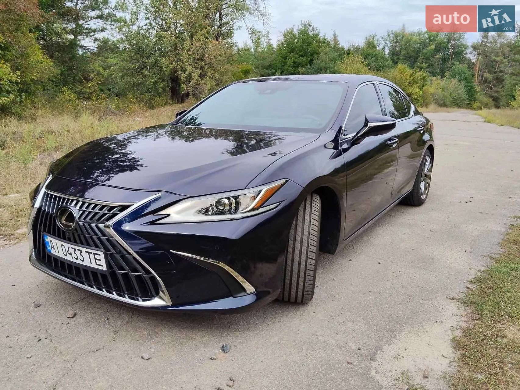 Lexus ES, 2025
