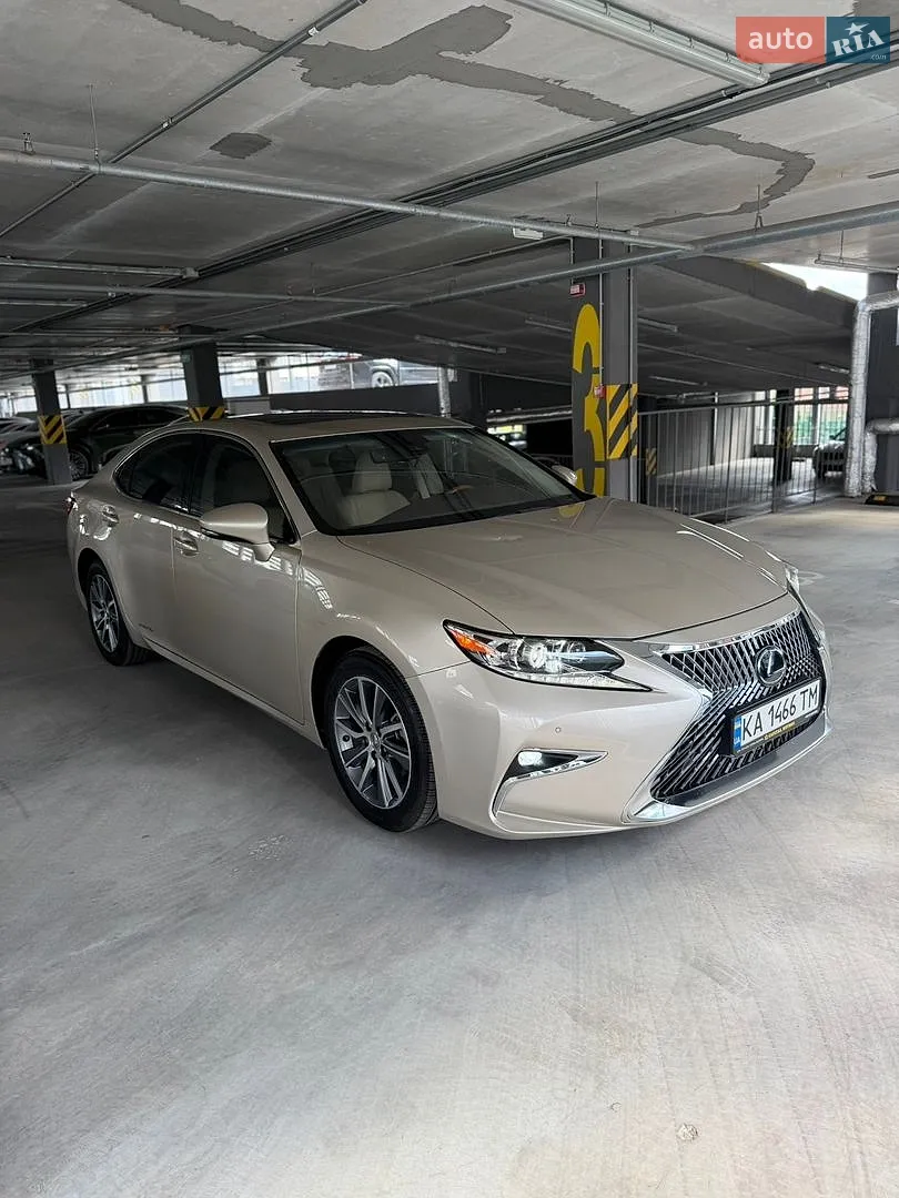 Lexus ES, 2015