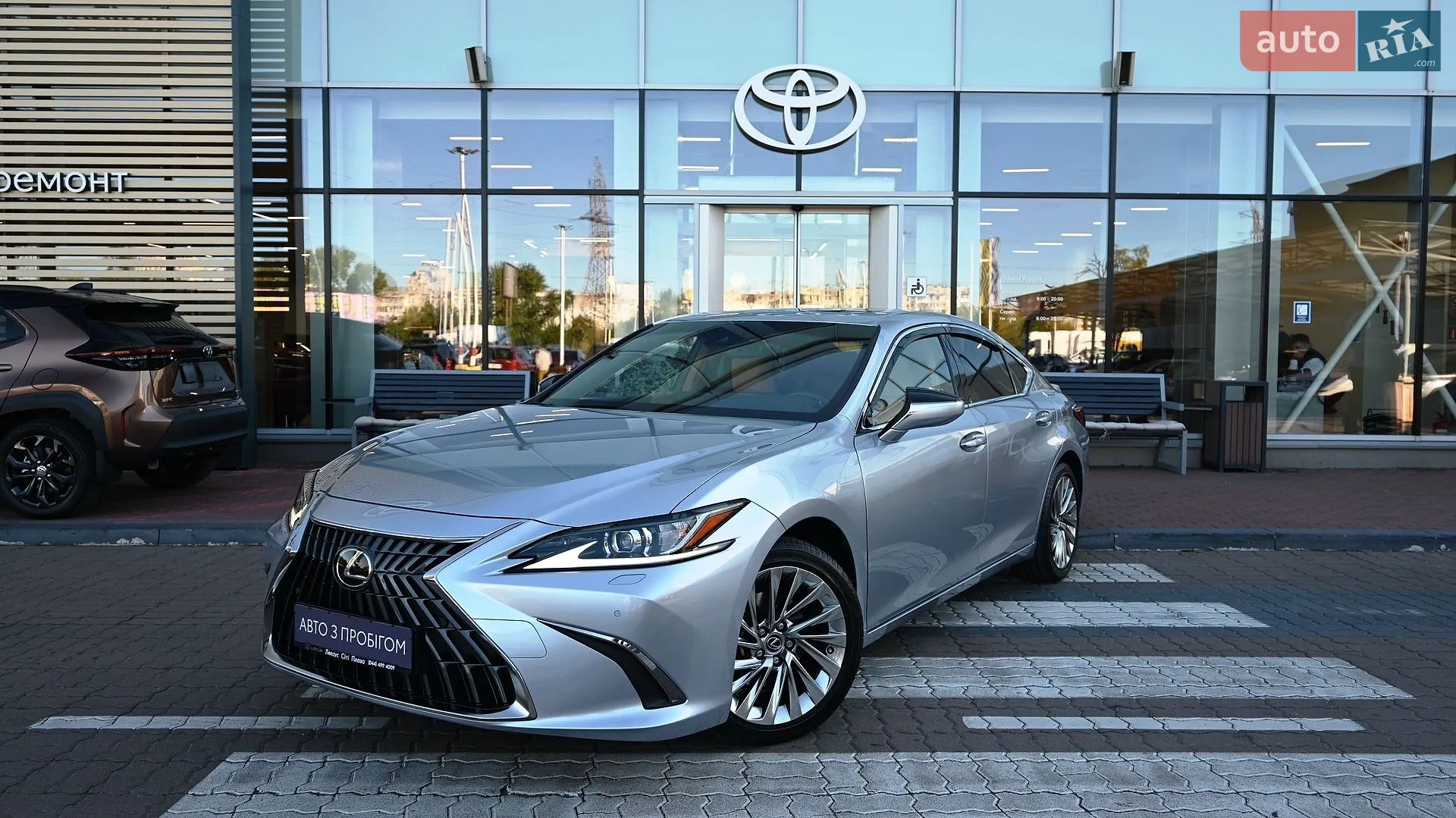 Lexus ES, 2023