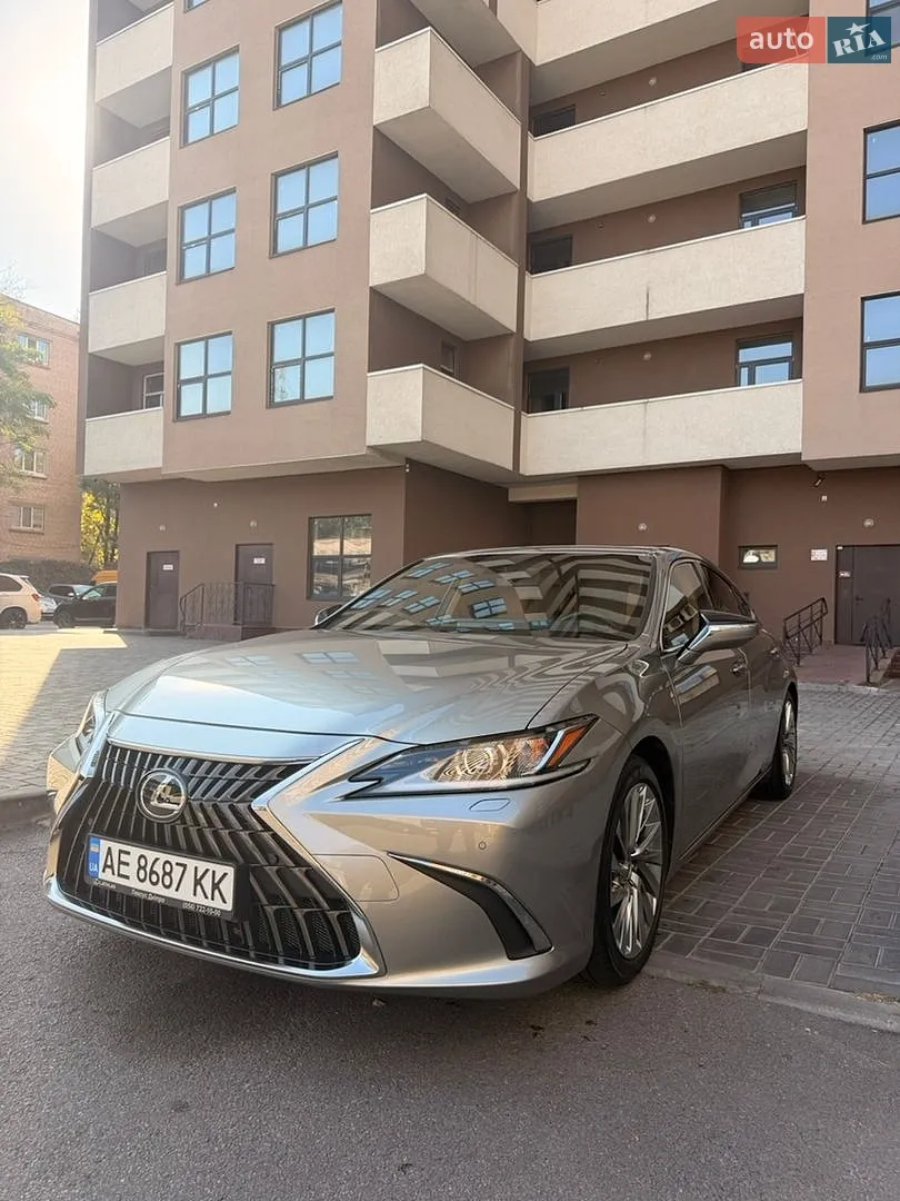 Lexus ES, 2023