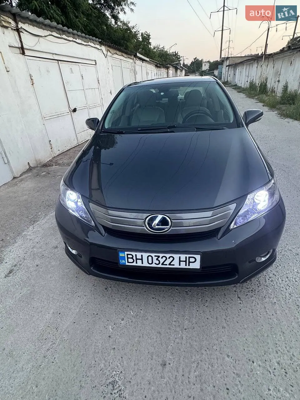 Lexus HS, 2010
