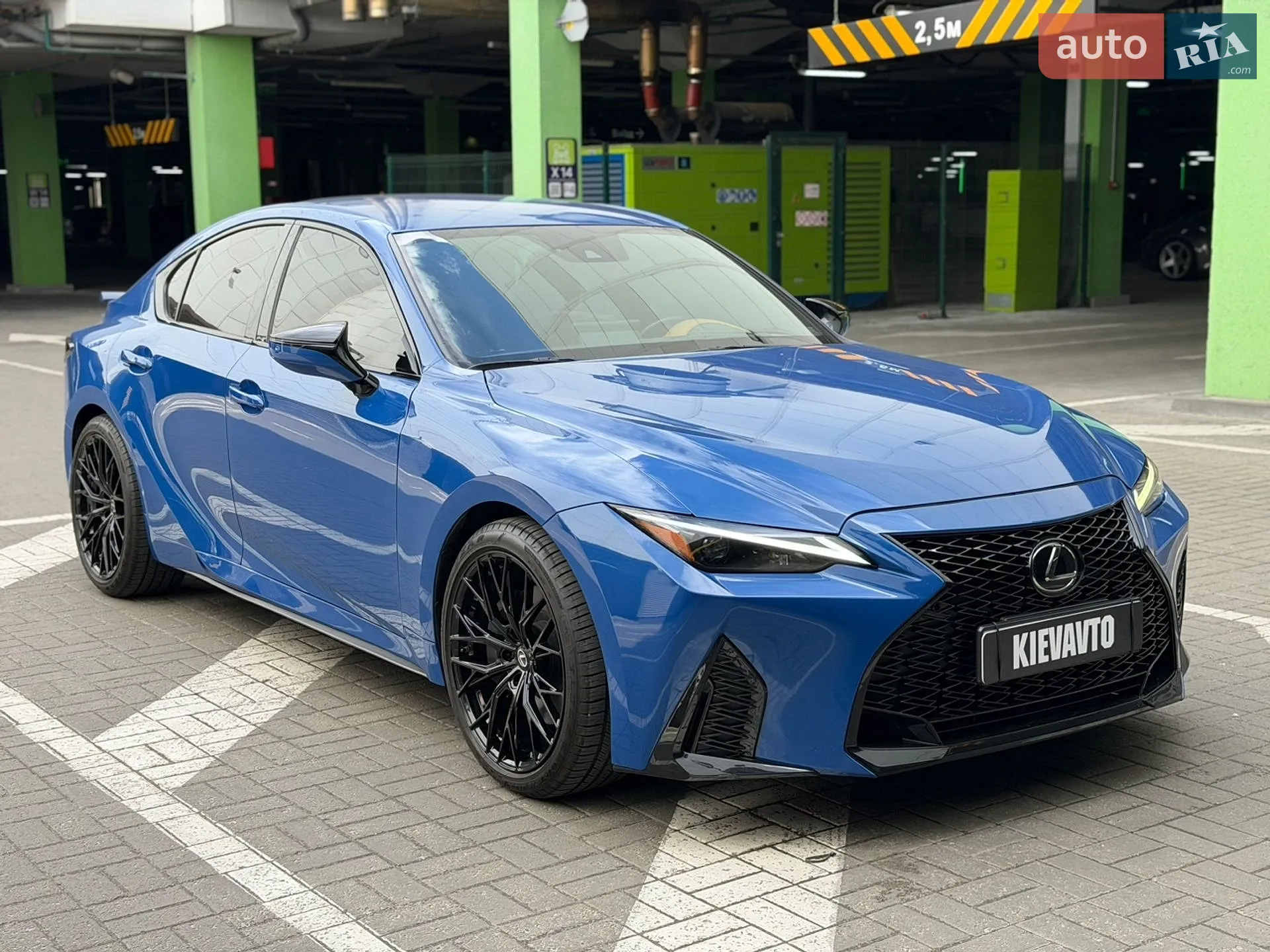 Lexus IS, 2021