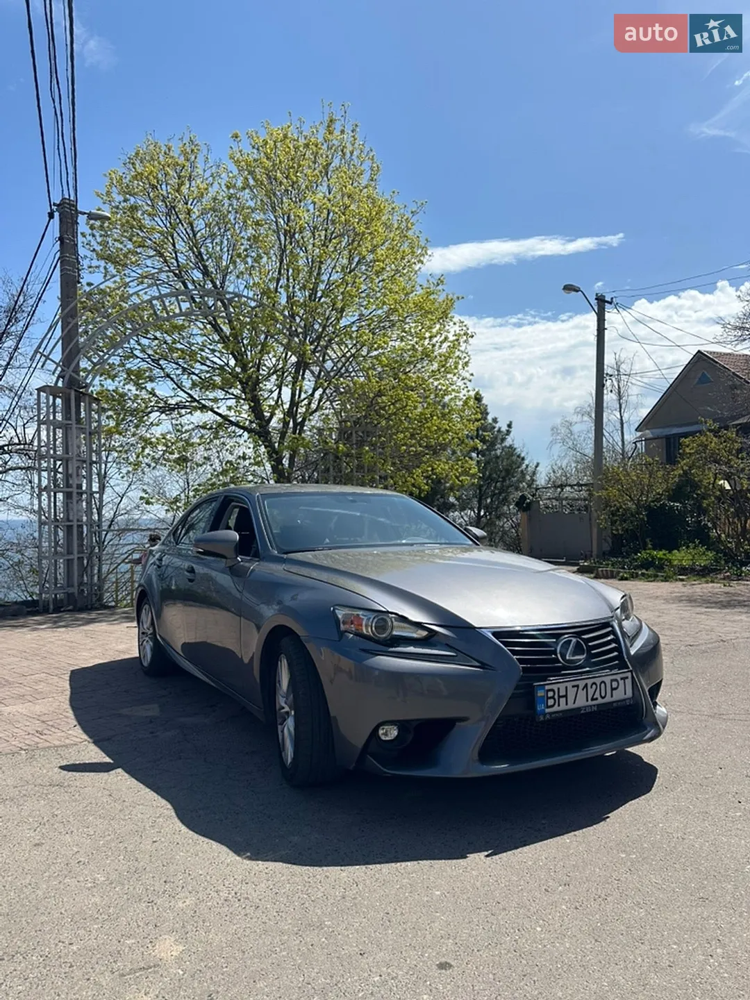 Lexus IS 2016 — 1