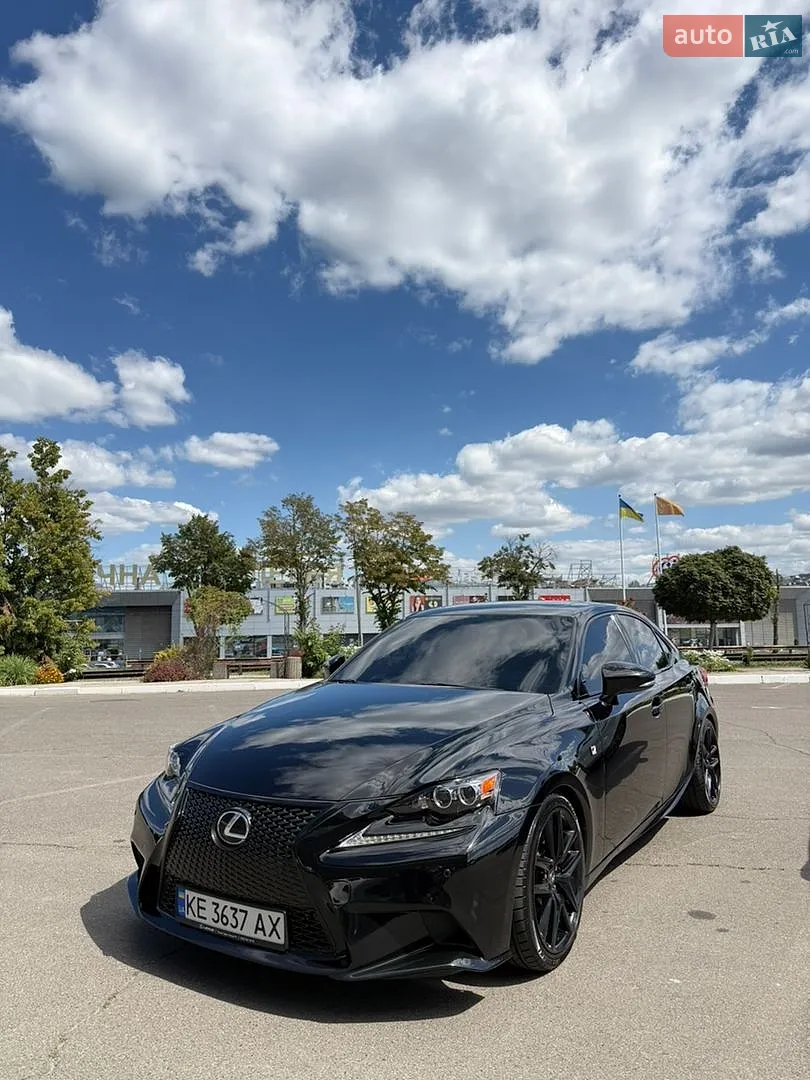 Lexus IS, 2015