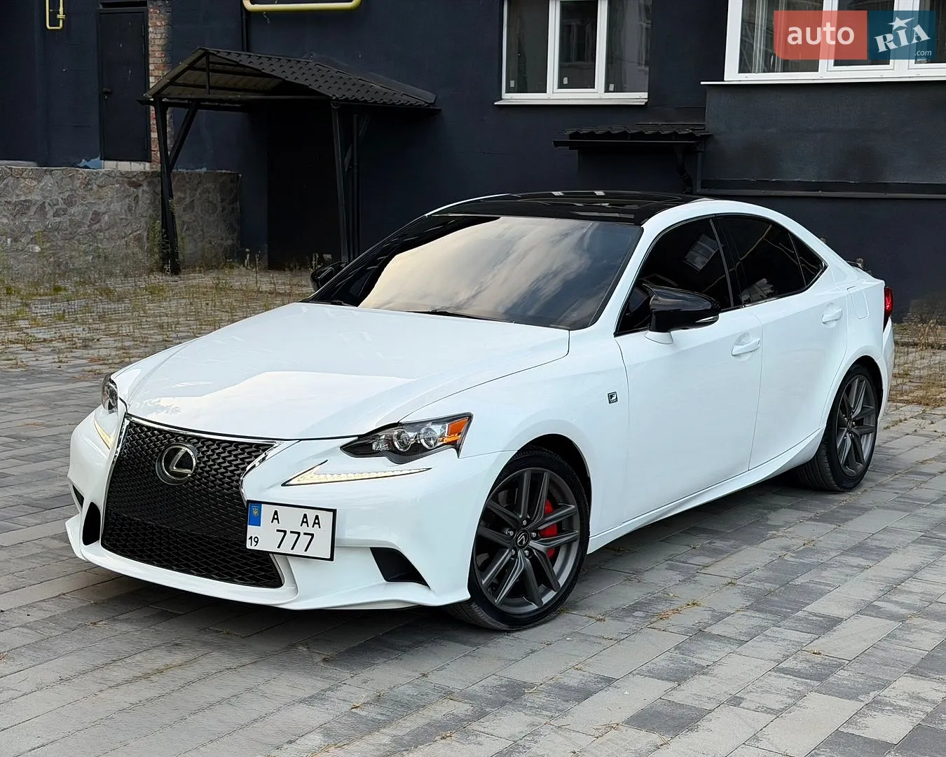 Lexus IS, 2015