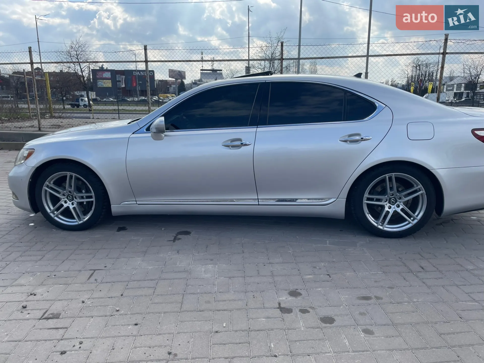 Lexus LS, 2007