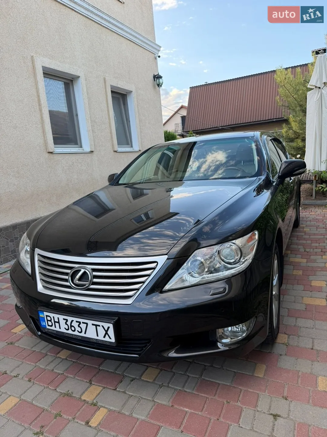 Lexus LS, 2011