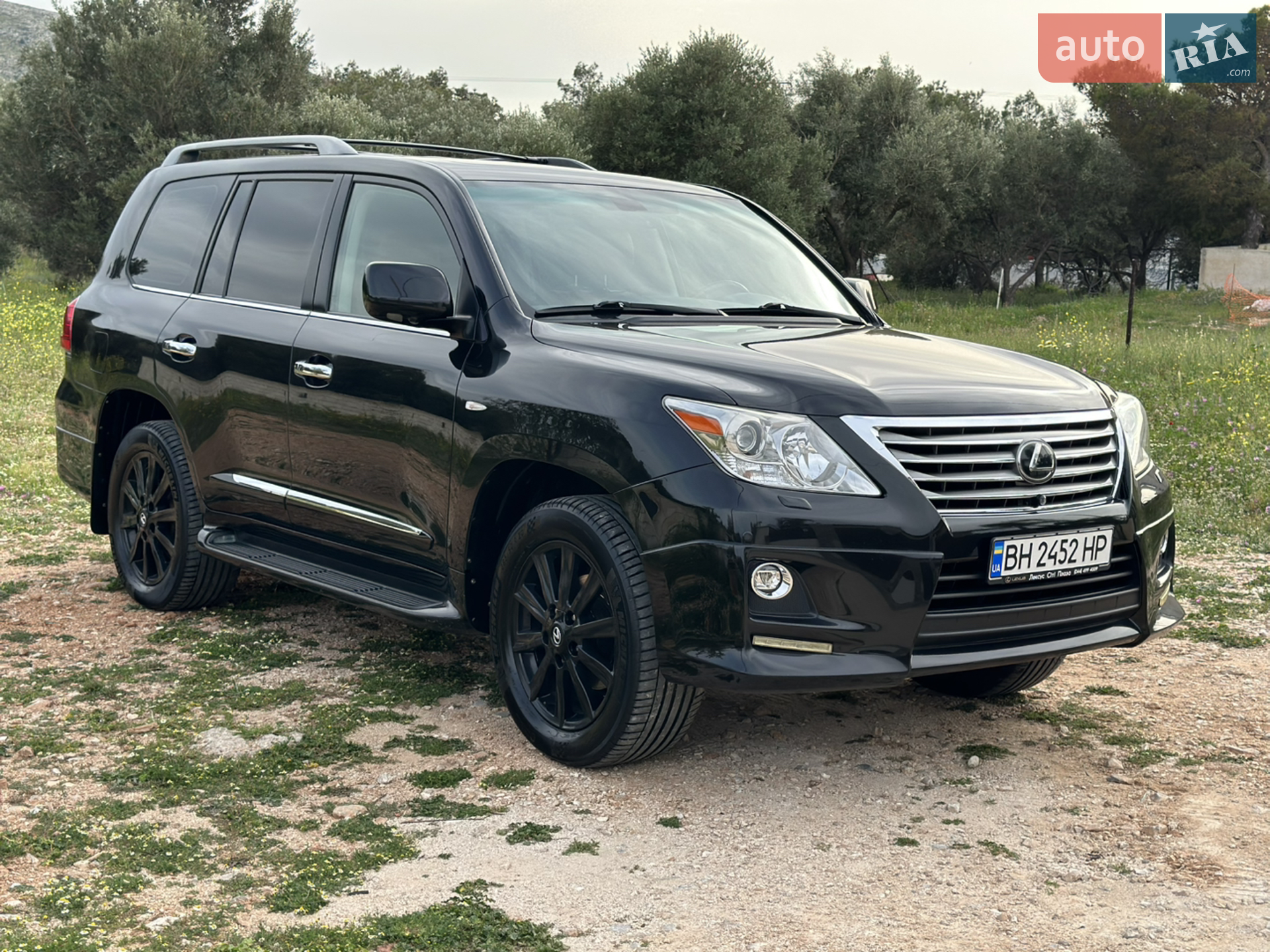 Lexus LX, 2011