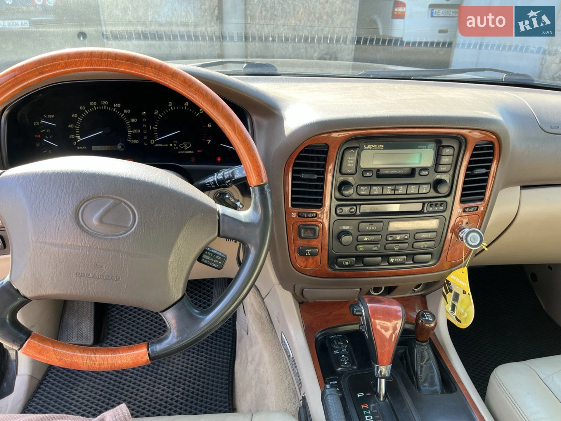 Lexus LX, 1999