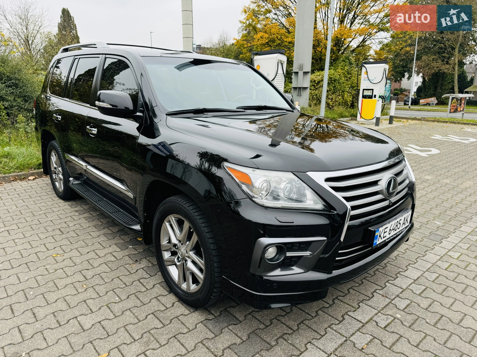 Lexus LX, 2013