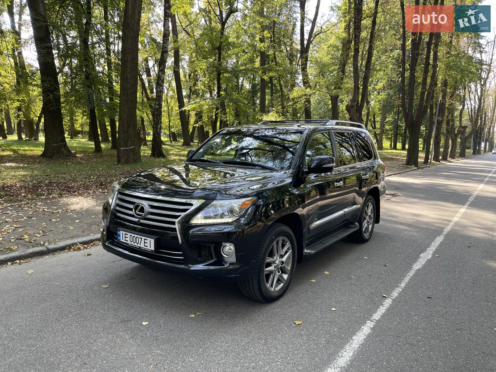 Lexus LX, 2013