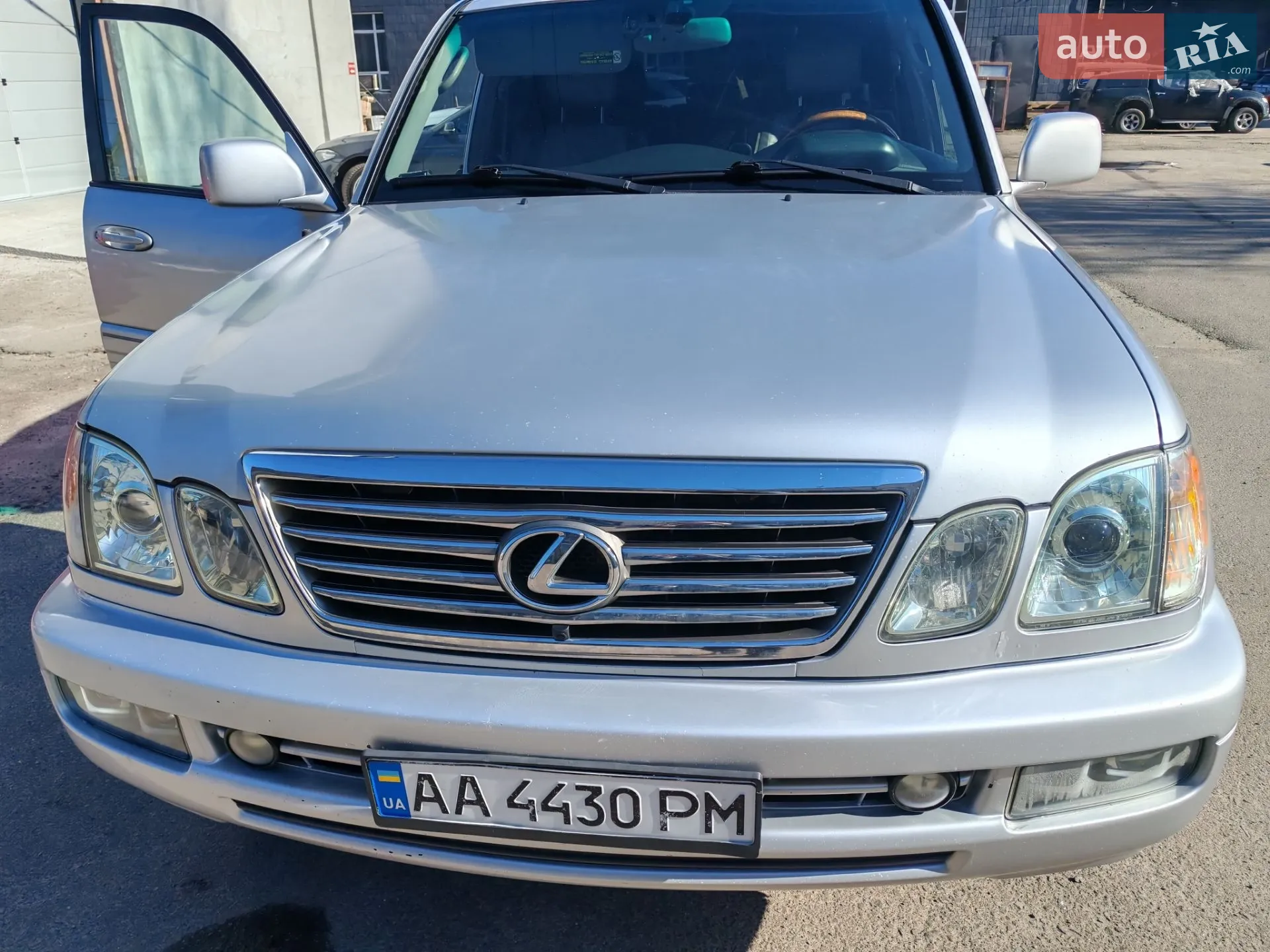 Lexus LX, 2006