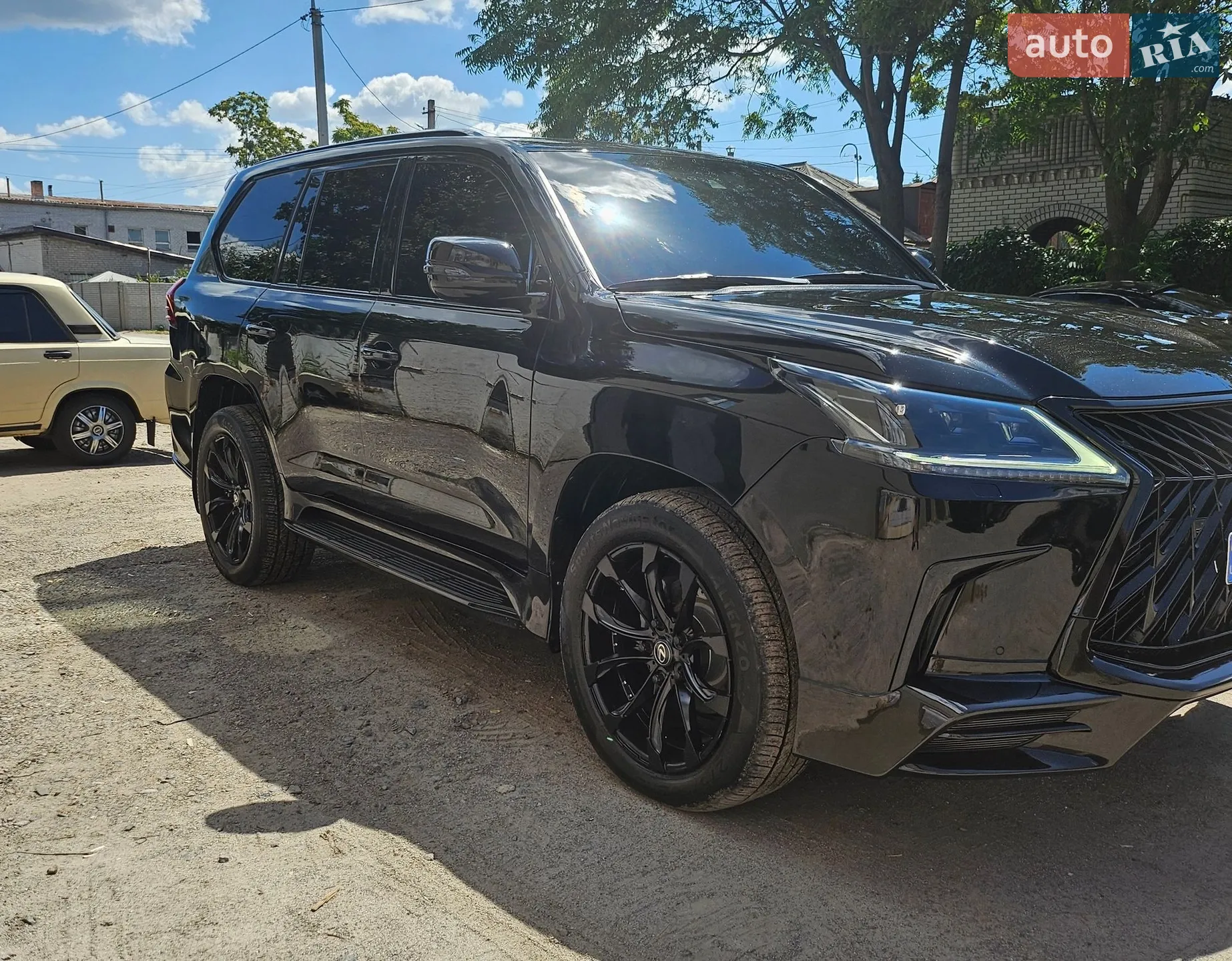 Lexus LX, 2016
