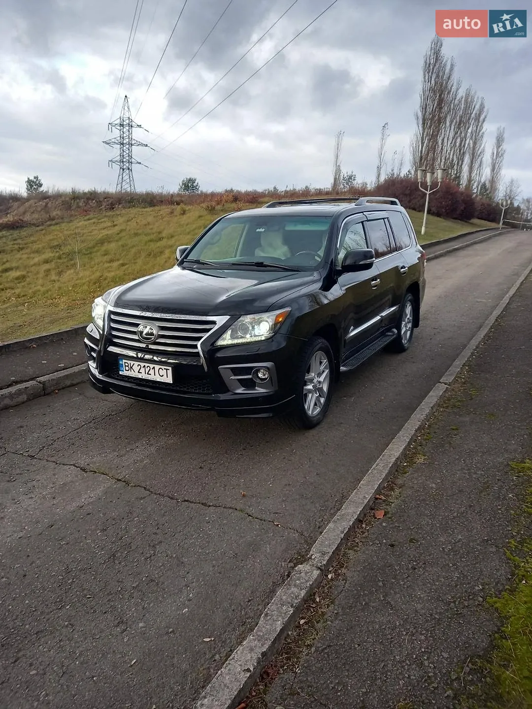 Lexus LX, 2013