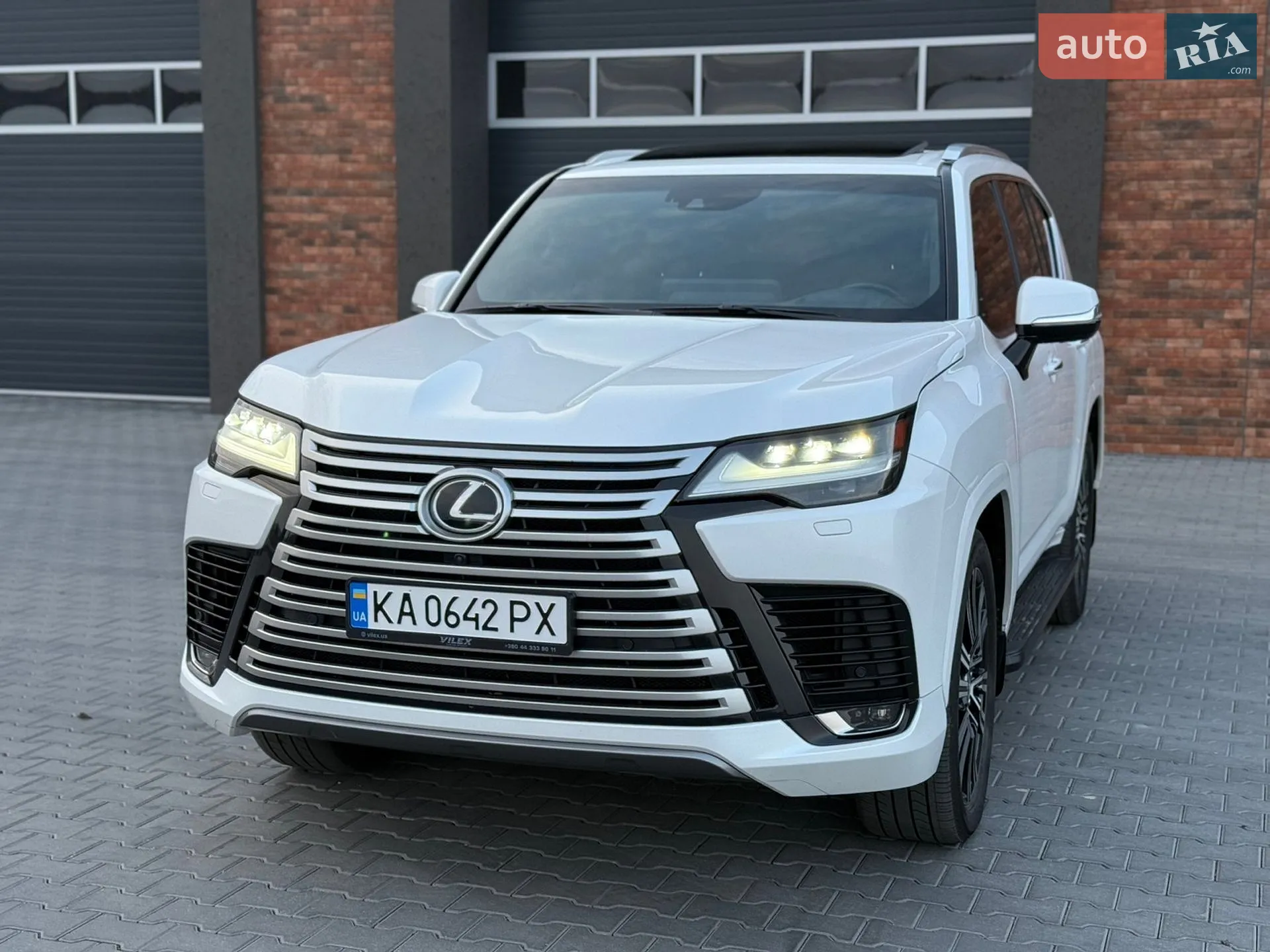 Lexus LX, 2022