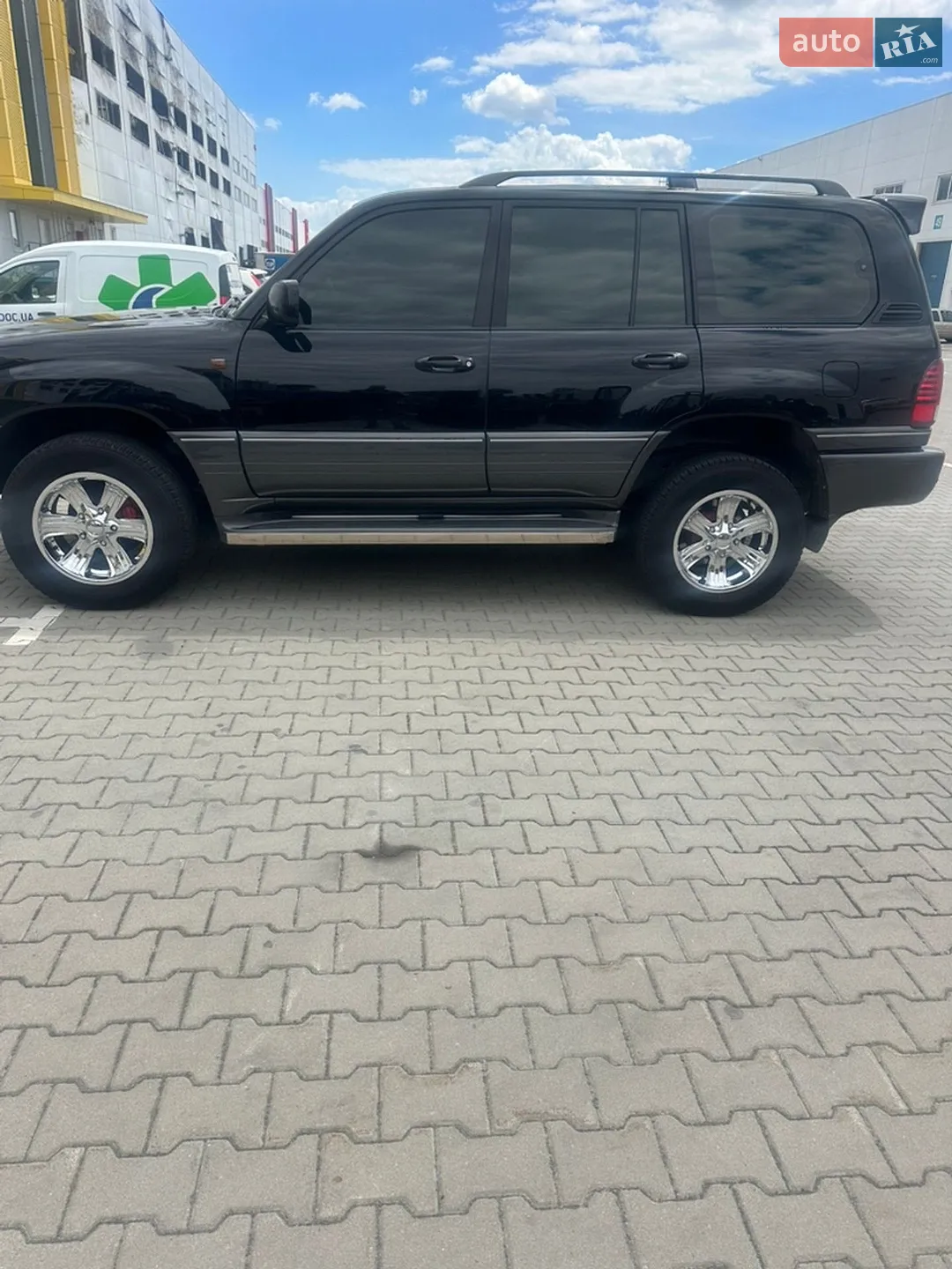 Lexus LX, 2005
