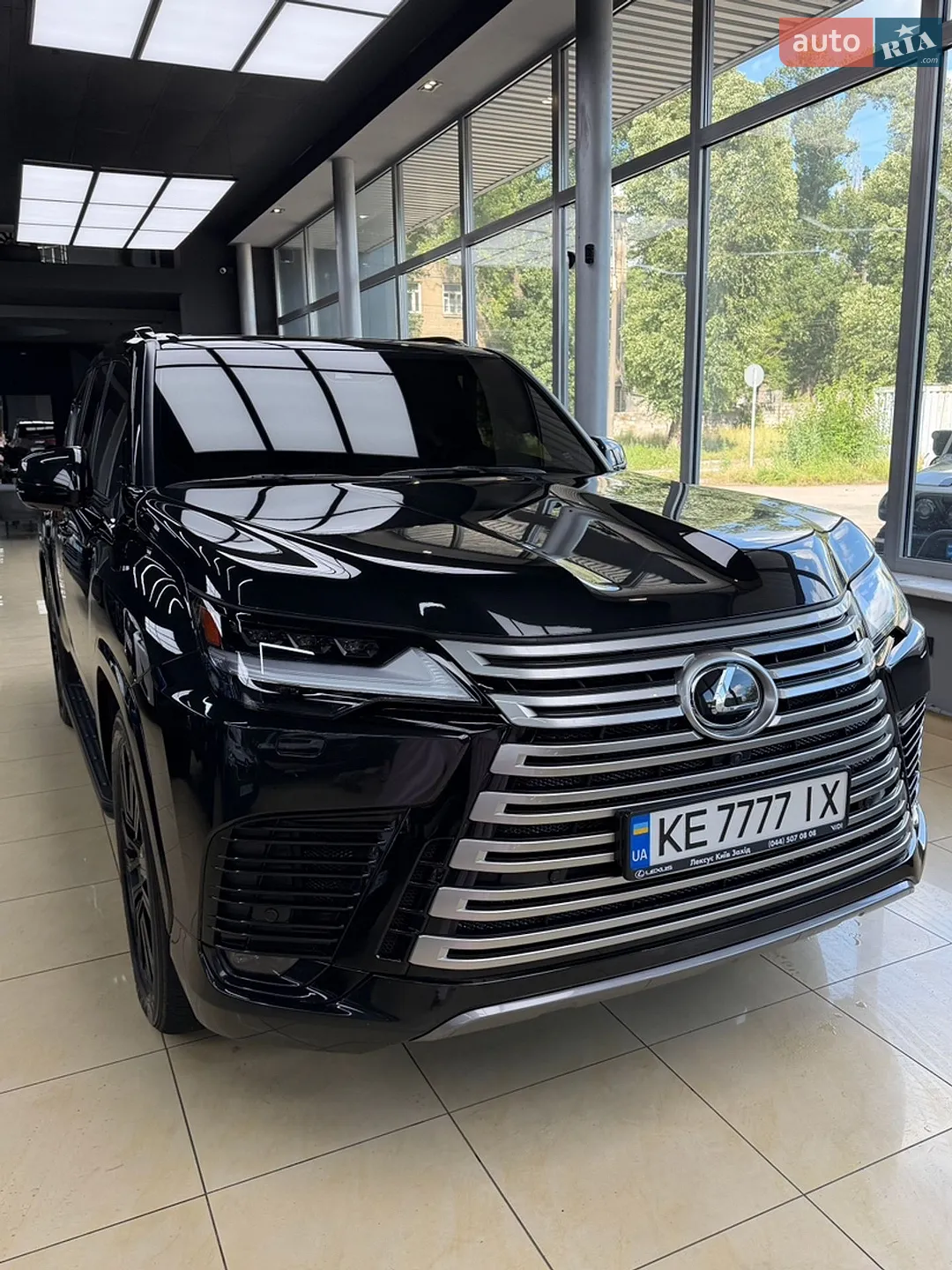 Lexus LX, 2022