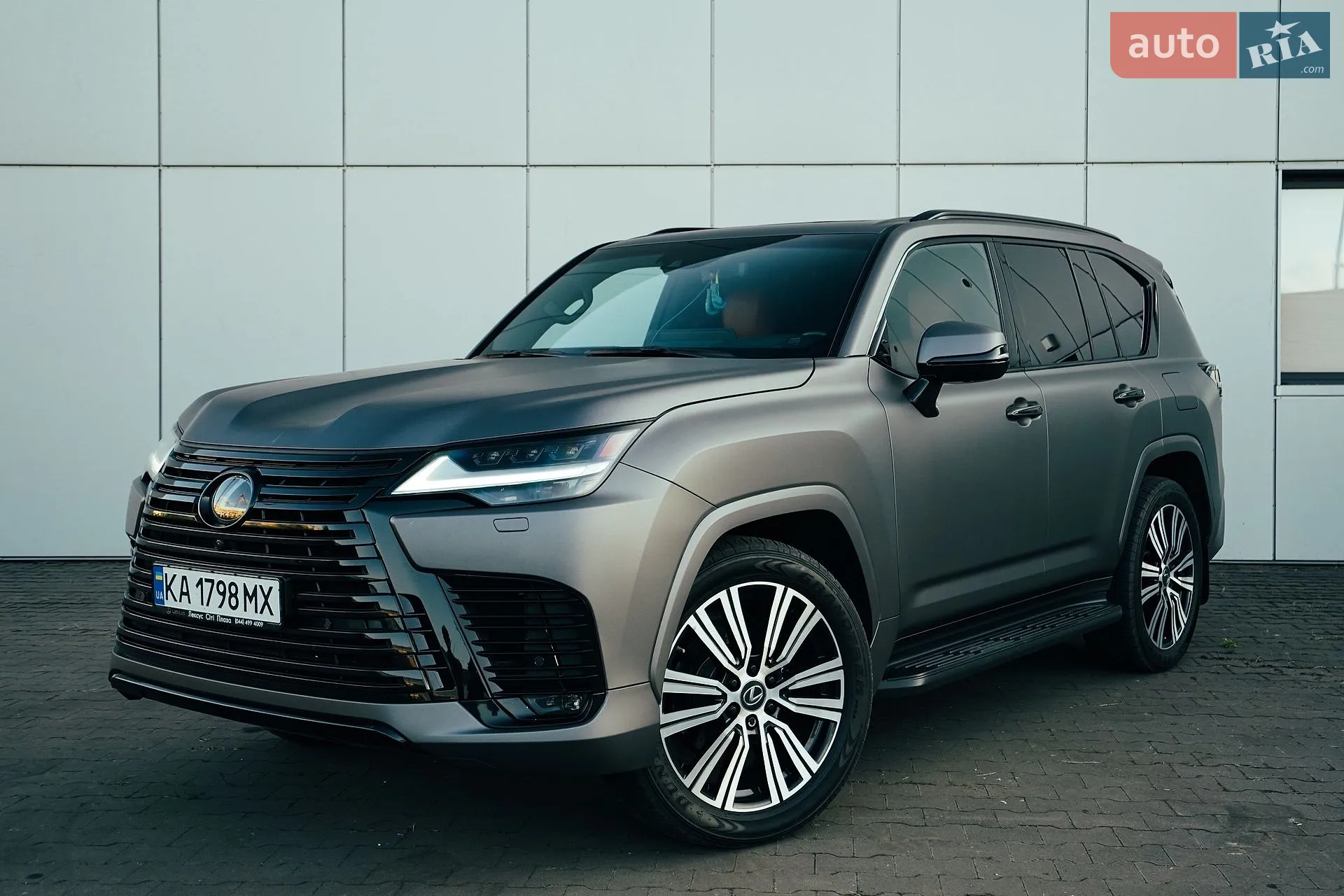 Lexus LX, 2022