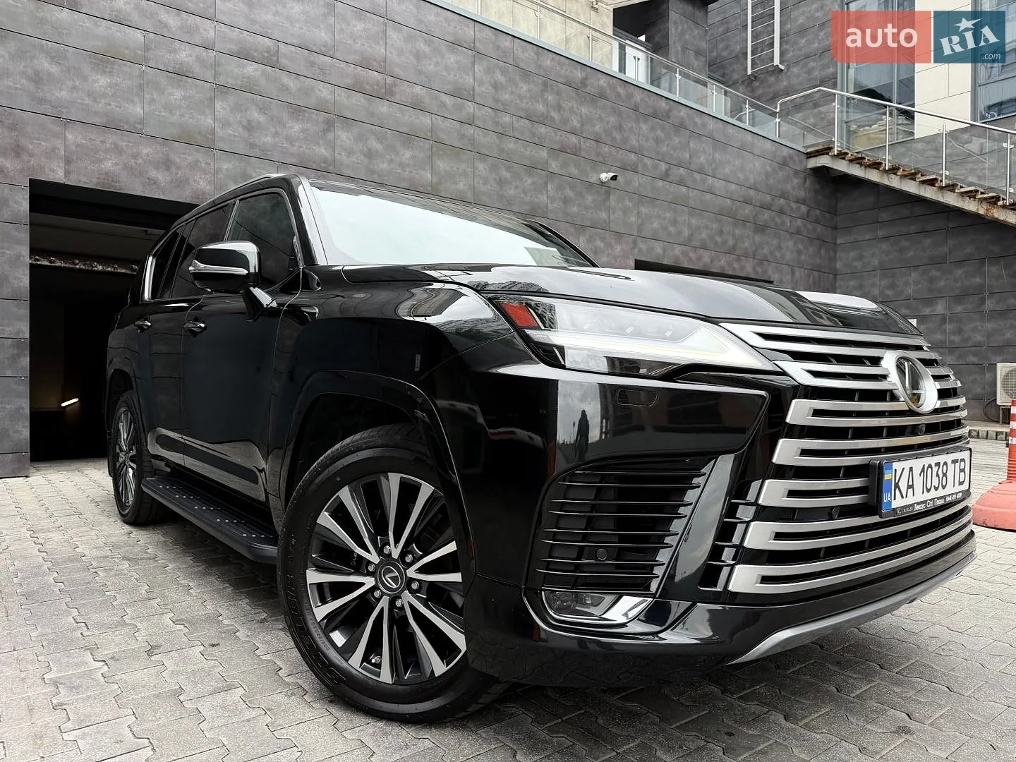 Lexus LX, 2022