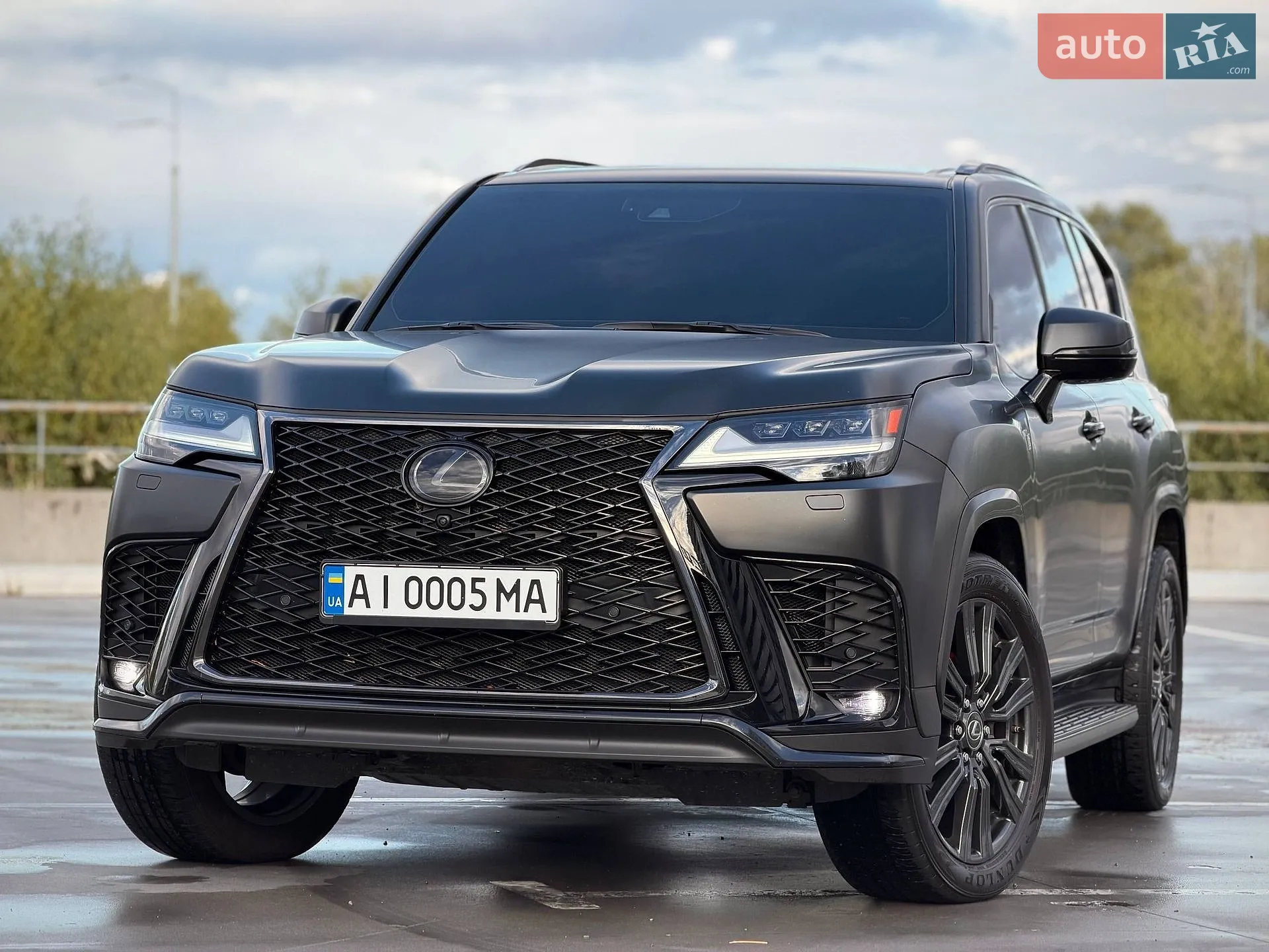 Lexus LX, 2022