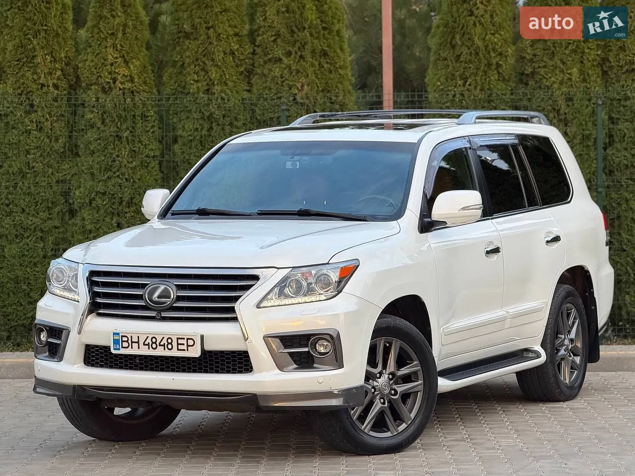 Lexus LX, 2013