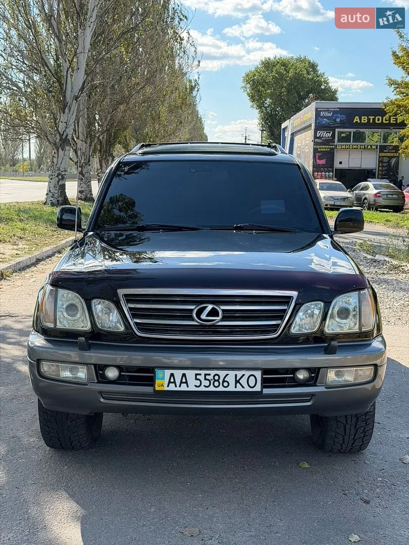 Lexus LX, 2004
