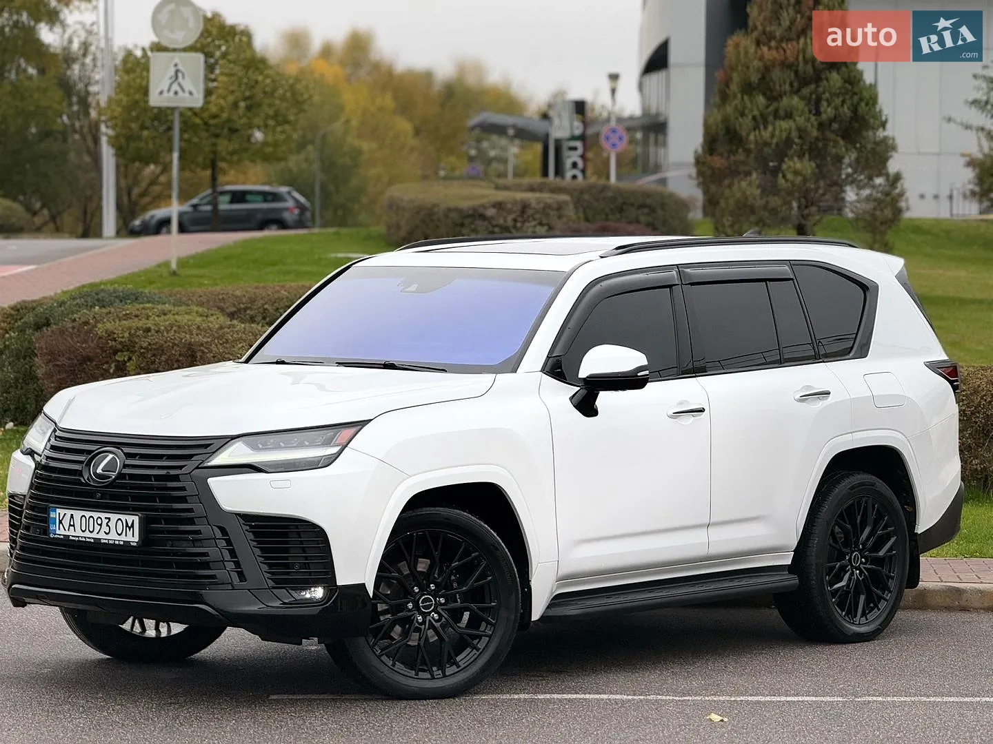 Lexus LX, 2022