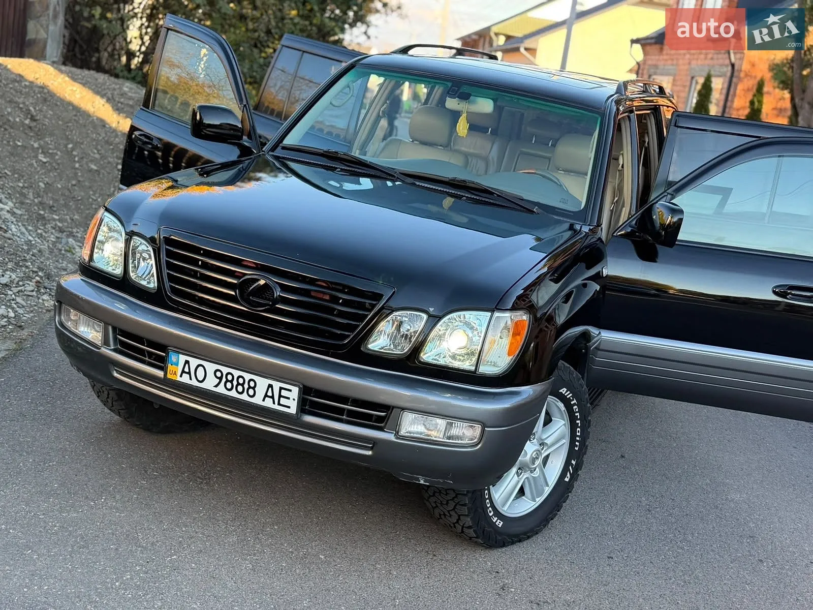 Lexus LX, 2005