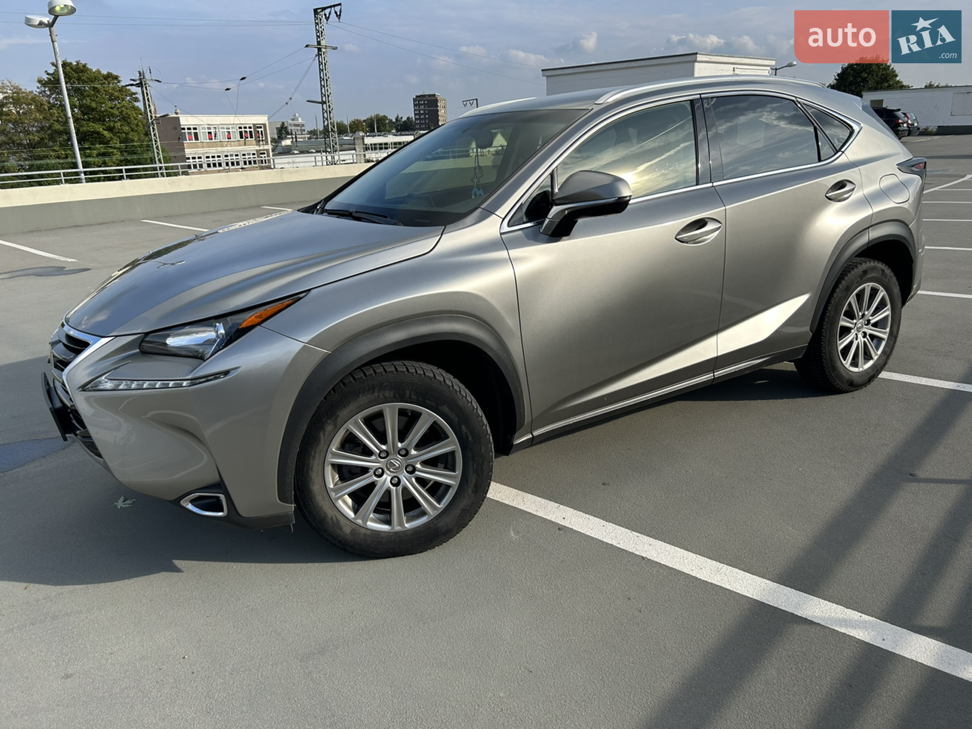 Lexus NX, 2016