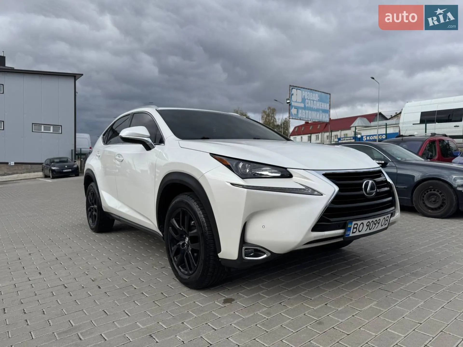 Lexus NX, 2015