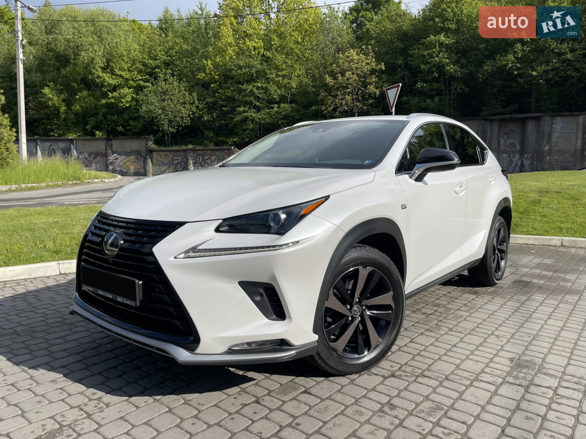 Lexus NX, 2020